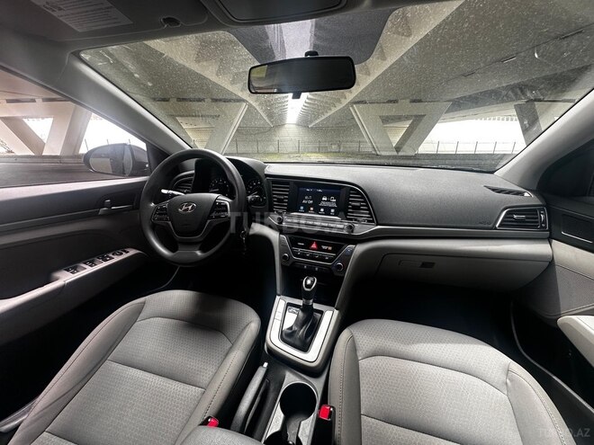 Hyundai Elantra 2017, 9,000 km - 2.0 l - Bakı