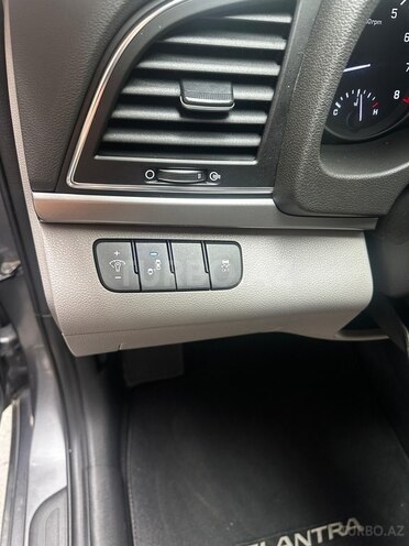 Hyundai Elantra 2017, 9,000 km - 2.0 l - Bakı