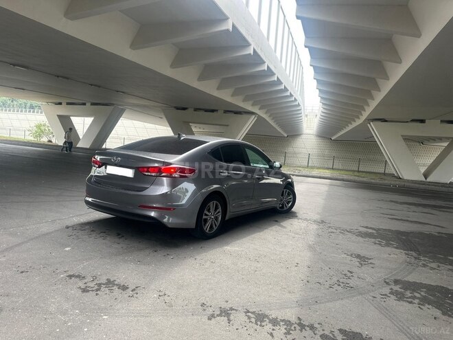 Hyundai Elantra 2017, 9,000 km - 2.0 l - Bakı