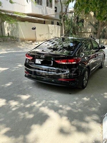 Hyundai Elantra 2017, 273,588 km - 2.0 l - Bakı