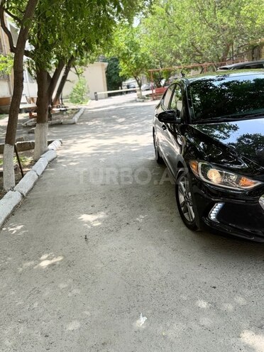 Hyundai Elantra 2017, 273,588 km - 2.0 l - Bakı