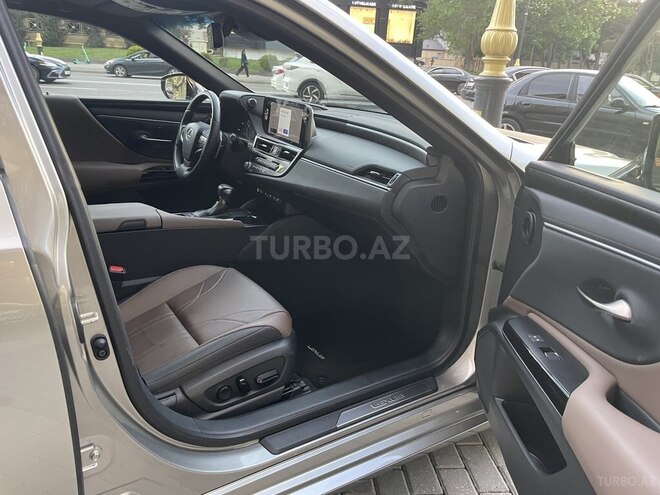 Lexus ES 300h 2023, 52,000 km - 2.5 l - Bakı