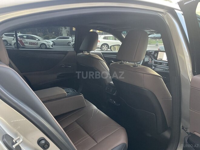 Lexus ES 300h 2023, 52,000 km - 2.5 l - Bakı