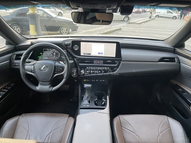 Lexus ES 300h 2023, 52,000 km - 2.5 l - Bakı