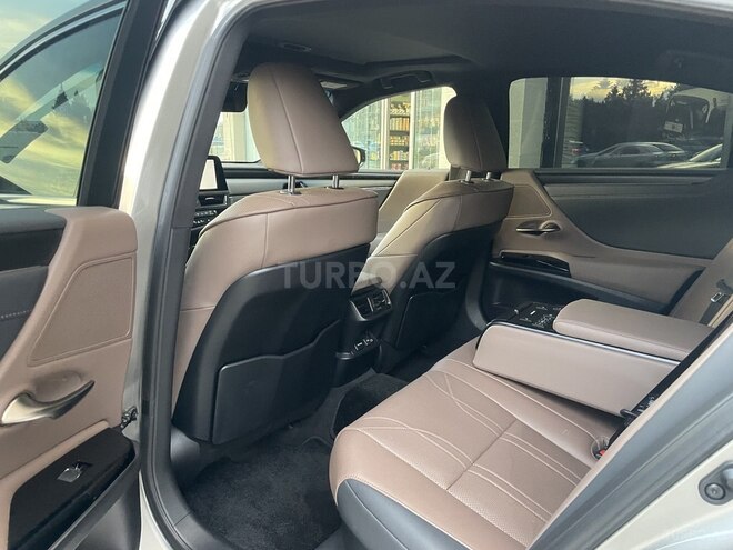 Lexus ES 300h 2023, 52,000 km - 2.5 l - Bakı