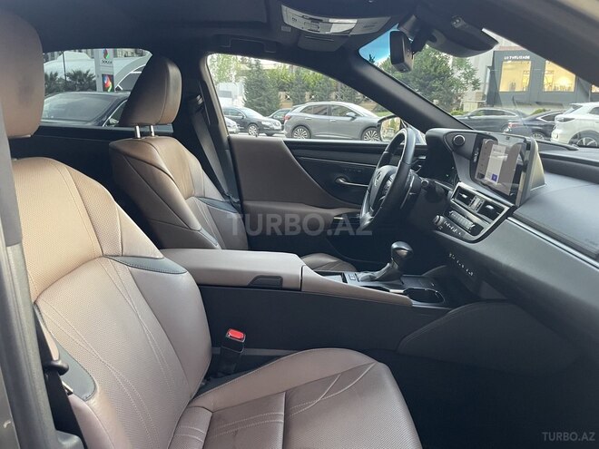 Lexus ES 300h 2023, 52,000 km - 2.5 l - Bakı