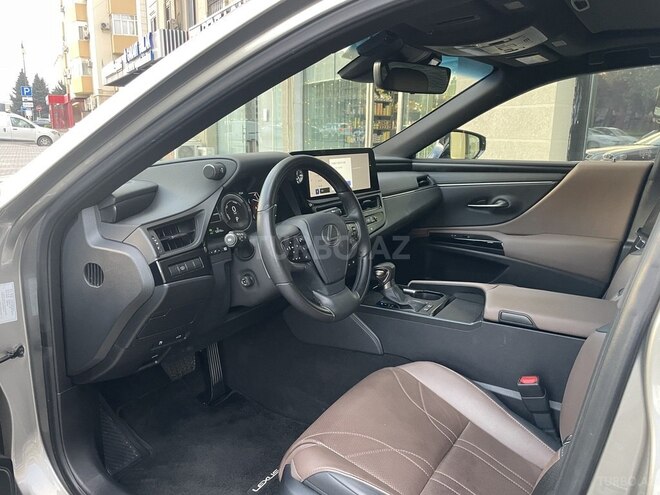 Lexus ES 300h 2023, 52,000 km - 2.5 l - Bakı