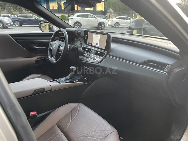 Lexus ES 300h 2023, 52,000 km - 2.5 l - Bakı