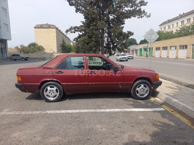 Mercedes 190 1990, 250,000 km - 2.0 l - Sabirabad