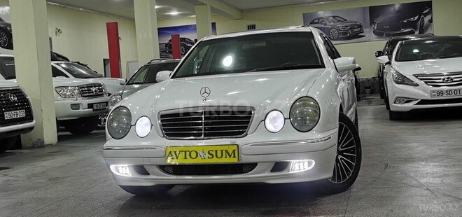 Mercedes E 320-1