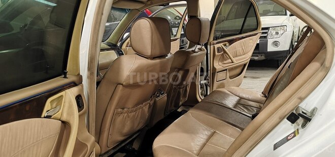 Mercedes E 320-18