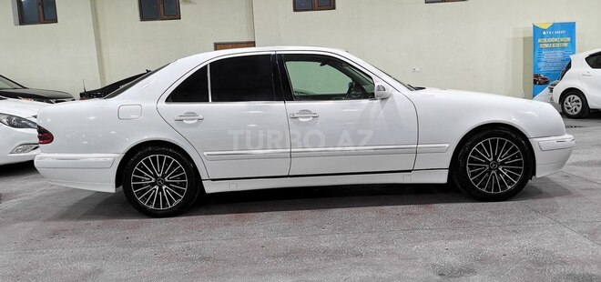 Mercedes E 320-8