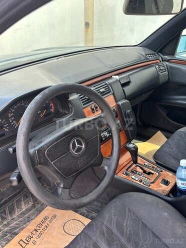 Mercedes E 220 d 1999, 615,000 km - 2.2 л - Bakı