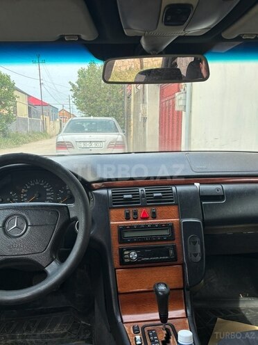 Mercedes E 220 d 1999, 615,000 km - 2.2 л - Bakı