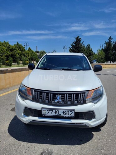 Mitsubishi L200 2016, 324,000 km - 2.5 l - Bakı