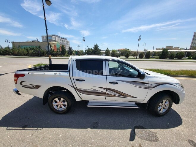 Mitsubishi L200 2016, 324,000 km - 2.5 l - Bakı