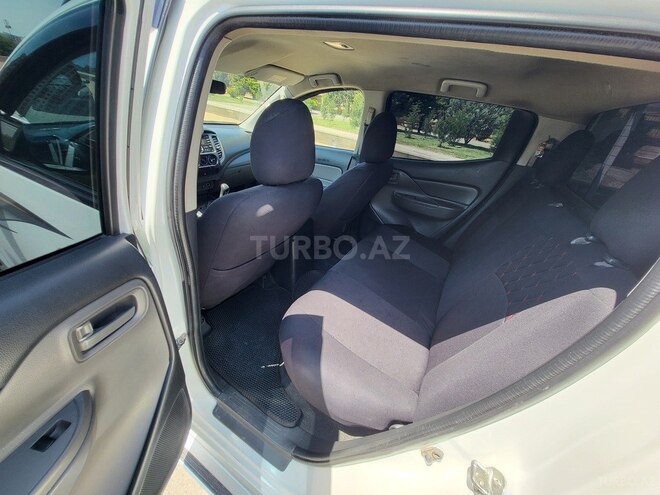 Mitsubishi L200 2016, 324,000 km - 2.5 l - Bakı