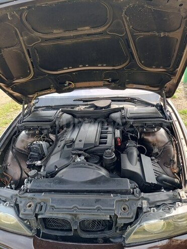 BMW 525 2001, 275,000 km - 2.5 l - Bakı