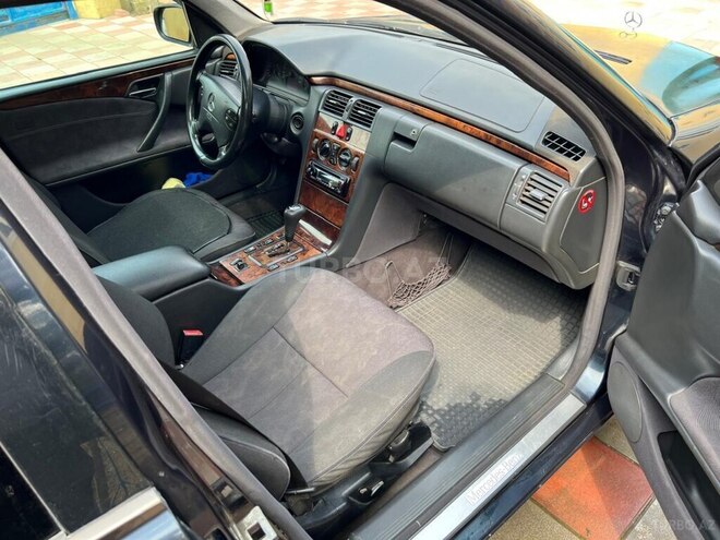 Mercedes E 270 2000, 520,000 km - 2.7 l - Masallı