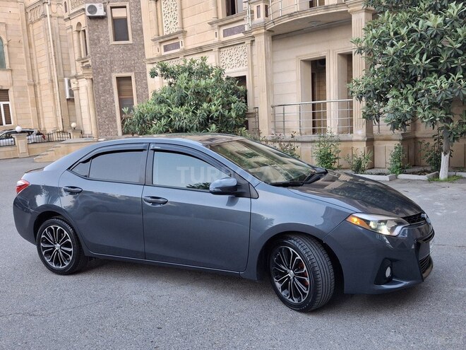 Toyota Corolla 2015, 76,000 km - 1.8 l - Bakı