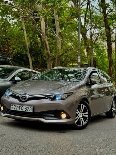 Toyota Auris 2016, 235,000 km - 1.4 l - Bakı