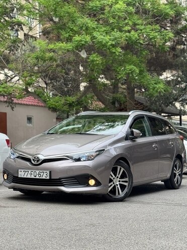 Toyota Auris 2016, 235,000 km - 1.4 l - Bakı