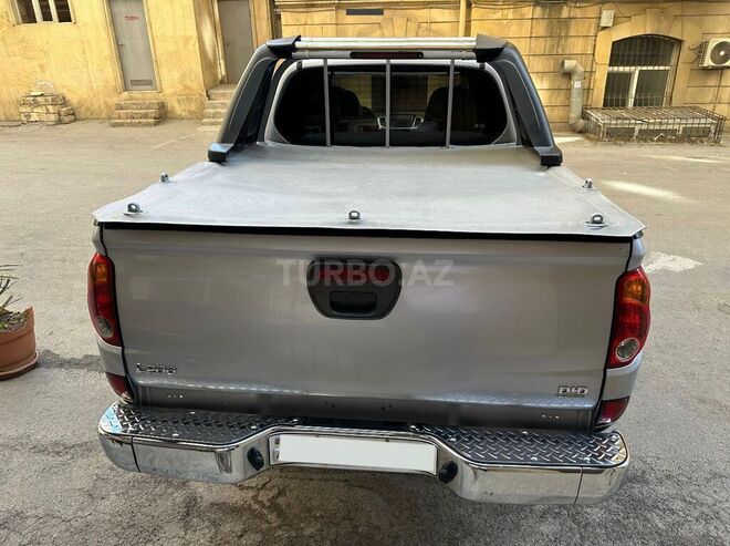 Mitsubishi L200 2013, 208,800 km - 2.5 l - Bakı