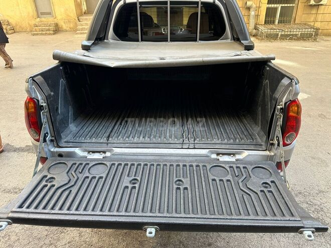 Mitsubishi L200 2013, 208,800 km - 2.5 l - Bakı