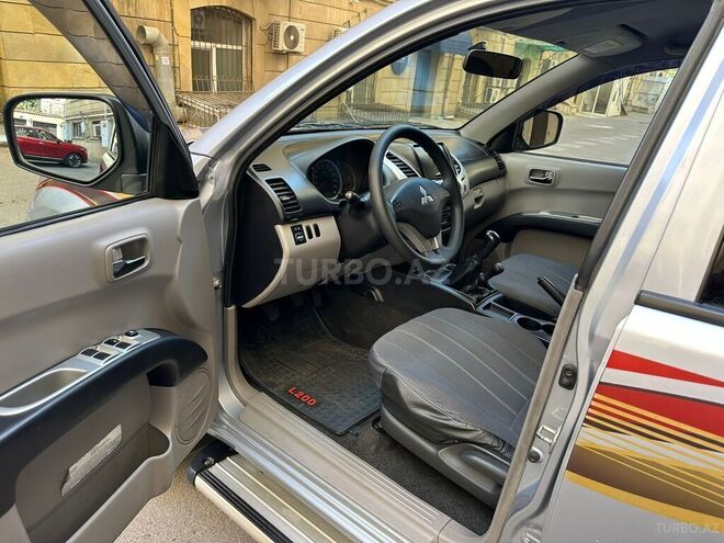 Mitsubishi L200 2013, 208,800 km - 2.5 l - Bakı