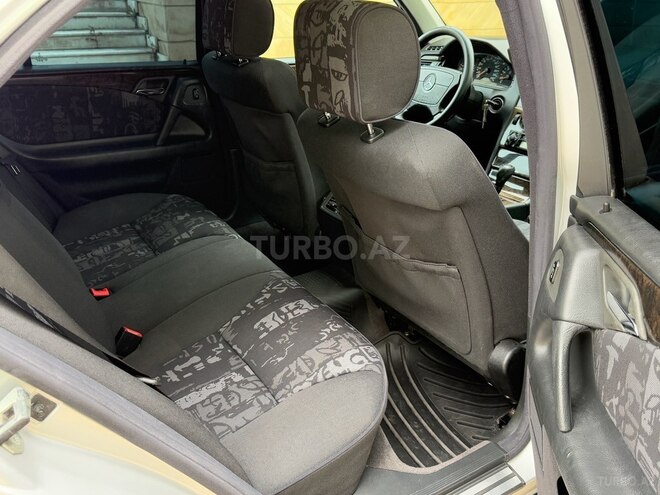 Mercedes E 240 1999, 205,000 km - 2.4 l - Gəncə