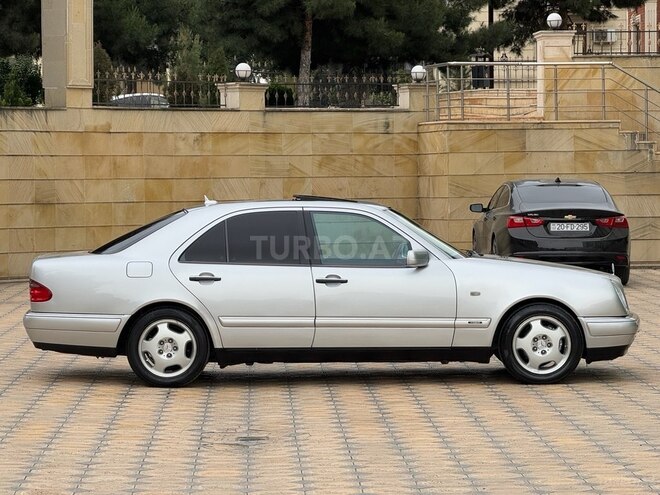 Mercedes E 240 1999, 205,000 km - 2.4 l - Gəncə