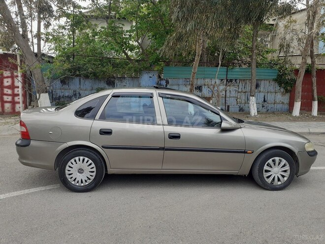 Opel Vectra 1996, 177,000 km - 1.6 l - Sumqayıt