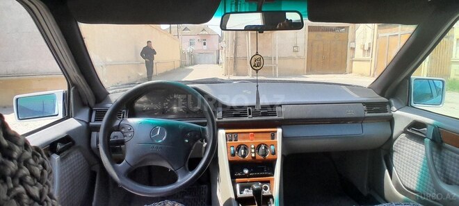 Mercedes E 250 1994, 225,000 km - 2.5 l - Bakı
