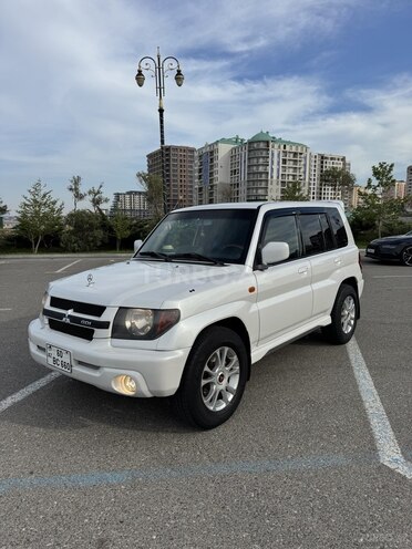 Mitsubishi Pajero io 2000, 300,000 km - 2.0 л - Sumqayıt