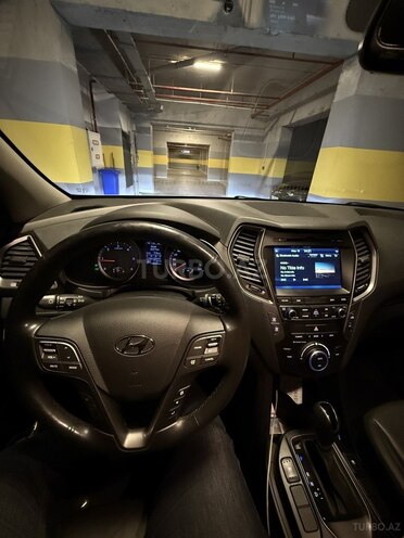 Hyundai Santa Fe-15