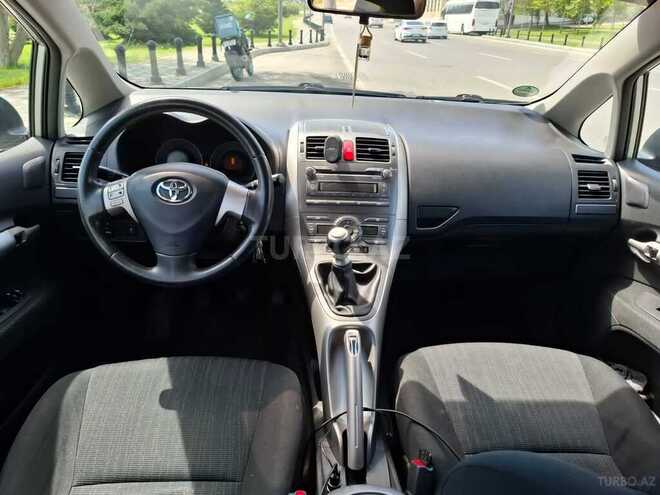 Toyota Auris 2009, 295,000 km - 1.4 l - Bakı
