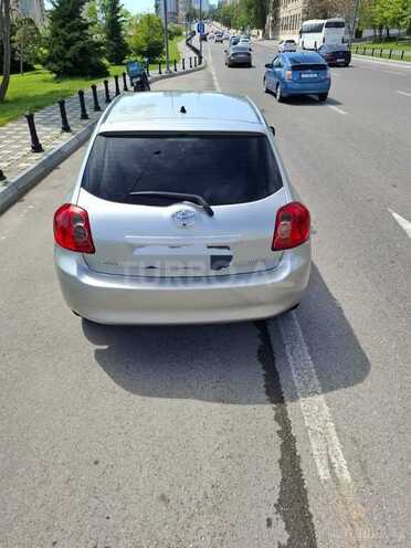 Toyota Auris 2009, 295,000 km - 1.4 l - Bakı