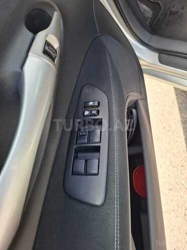 Toyota Auris 2009, 295,000 km - 1.4 l - Bakı