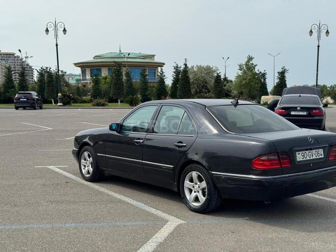 Mercedes E 230 1996, 334,000 km - 2.3 l - Sumqayıt