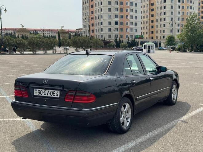 Mercedes E 230 1996, 334,000 km - 2.3 l - Sumqayıt