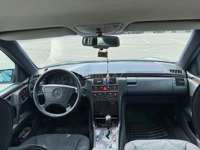 Mercedes E 230 1996, 334,000 km - 2.3 l - Sumqayıt