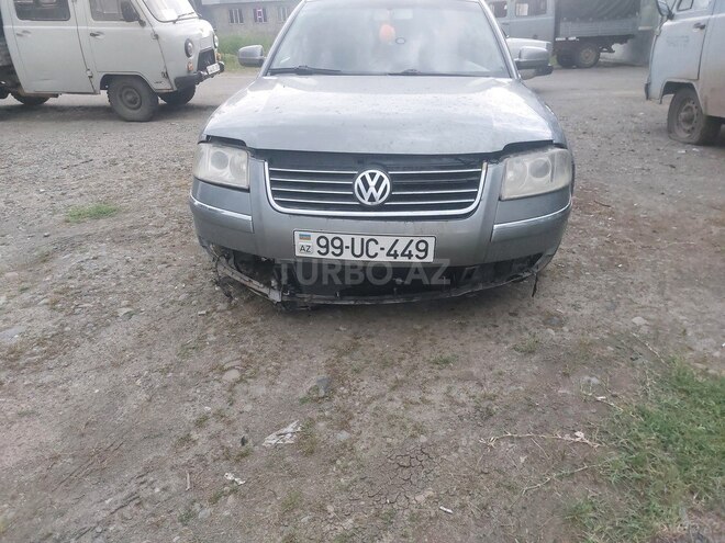 Volkswagen Passat 2003, 220,000 km - 1.8 l - Masallı