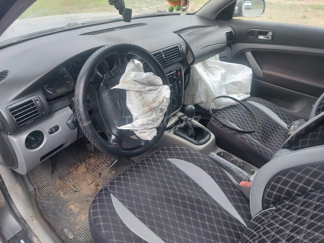 Volkswagen Passat 2003, 220,000 km - 1.8 l - Masallı