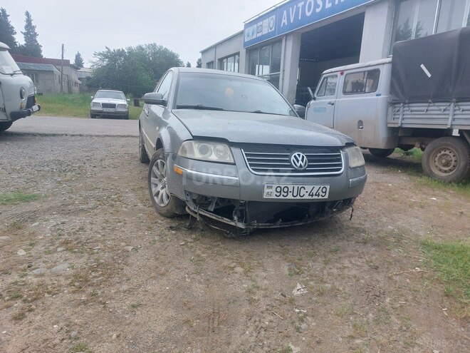 Volkswagen Passat 2003, 220,000 km - 1.8 l - Masallı