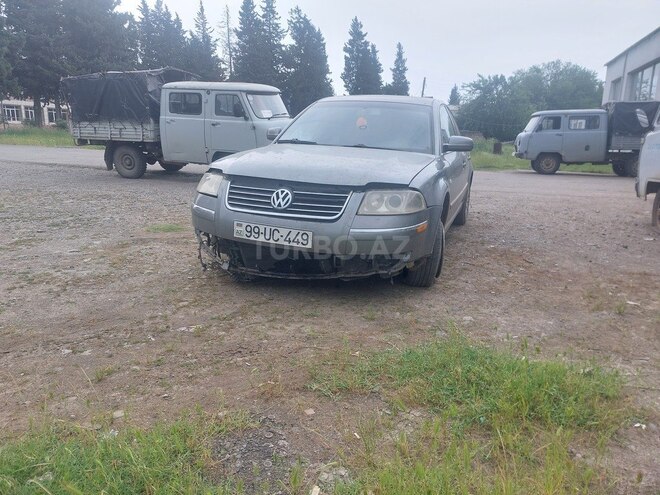 Volkswagen Passat 2003, 220,000 km - 1.8 l - Masallı