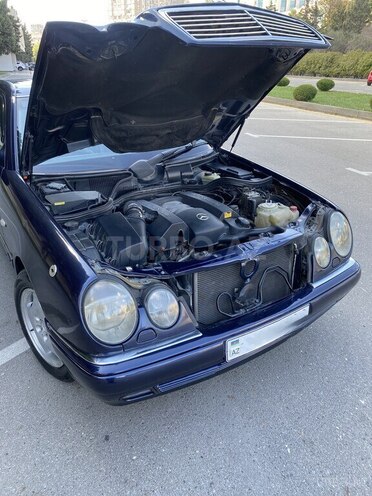 Mercedes E 240 1998, 394,000 km - 2.4 l - Bakı