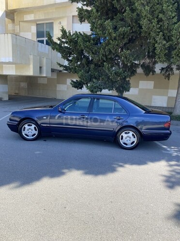 Mercedes E 240 1998, 394,000 km - 2.4 l - Bakı