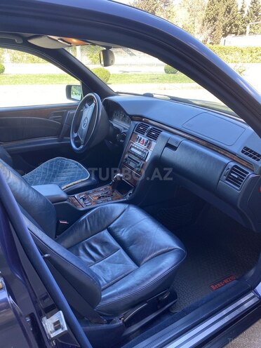 Mercedes E 240 1998, 394,000 km - 2.4 l - Bakı