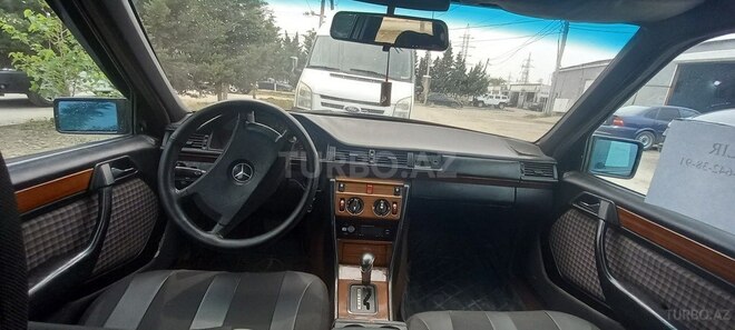 Mercedes E 250 1991, 355,568 km - 2.5 l - Sumqayıt