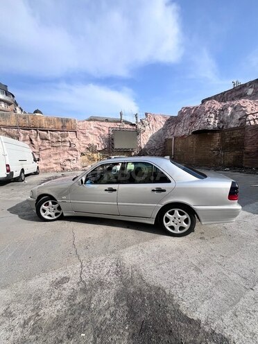 Mercedes C 200 2000, 265,000 km - 2.0 l - Bakı